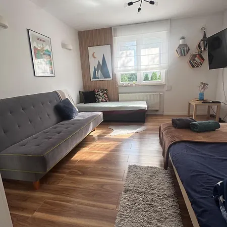 Near Center I Parking *