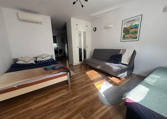 Near Center I Parking